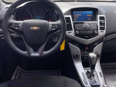 Used 2016 Chevrolet Cruze LT image 11