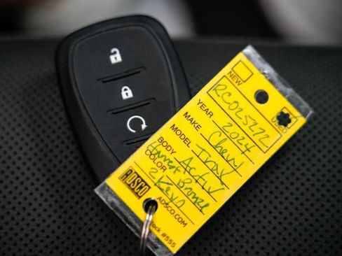 Used 2024 Chevrolet Trax ACTIV w/ Sunroof Package FWD image 36