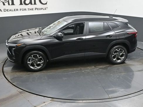 New 2026 Chevrolet Trax LT w/ Driver Confidence Package image 36