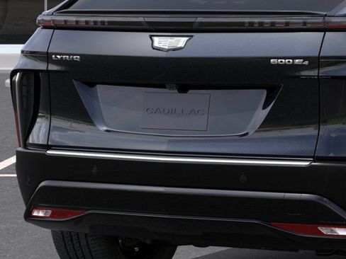 New 2026 Cadillac Lyriq Luxury AWD/4WD image 14