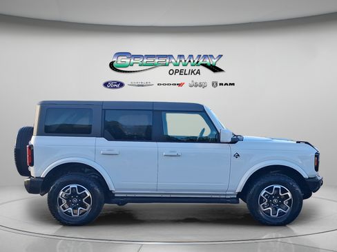 Used 2022 Ford Bronco Outer Banks AWD/4WD image 9