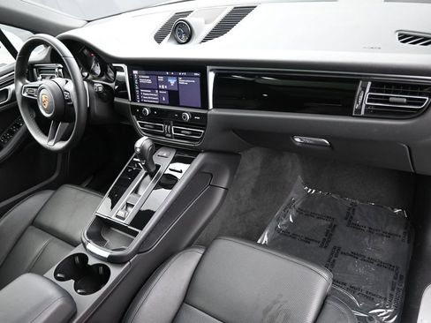 Certified 2023 Porsche Macan S AWD/4WD image 32