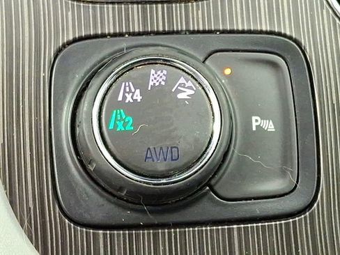 Used 2018 GMC Acadia SLT image 25