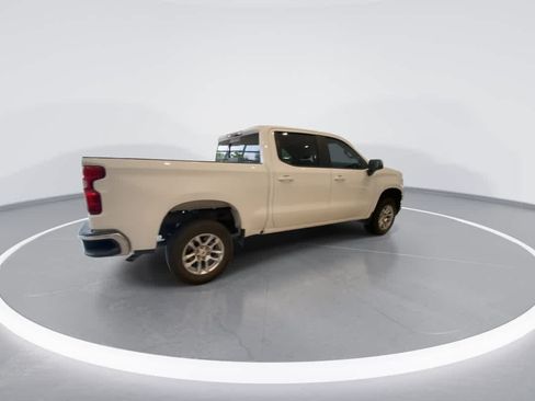 Used 2020 Chevrolet Silverado 1500 LT w/ Convenience Package AWD/4WD image 8