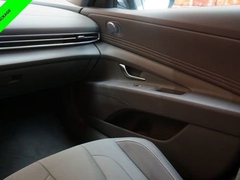 Used 2023 Hyundai Elantra SEL w/ Convenience Package image 34