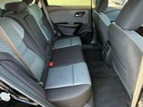 Used 2023 Nissan Rogue SV FWD image 18