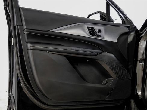 Used 2024 Cadillac Lyriq Tech image 42