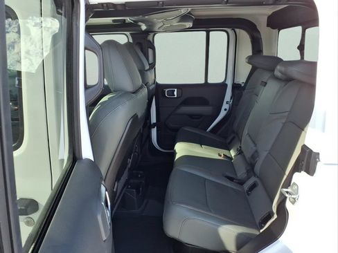 New 2026 Jeep Gladiator Mojave AWD/4WD image 12