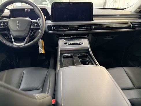 New 2025 Lincoln Aviator 2WD w/ Equipment Group 101A image 22