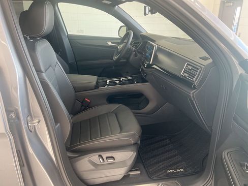 New 2026 Volkswagen Atlas Cross Sport SEL R-Line AWD/4WD image 33