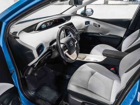 Used 2017 Toyota Prius Prime Plus w/ Carpet Mat Package FWD image 18