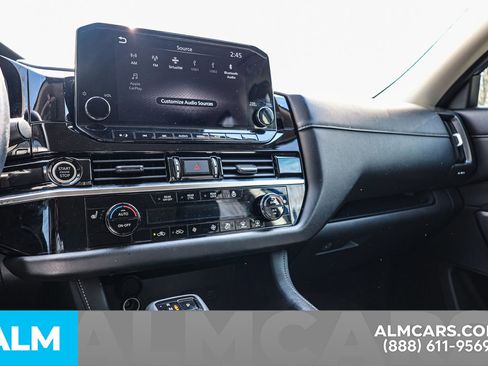 Used 2023 Nissan Pathfinder SL image 34