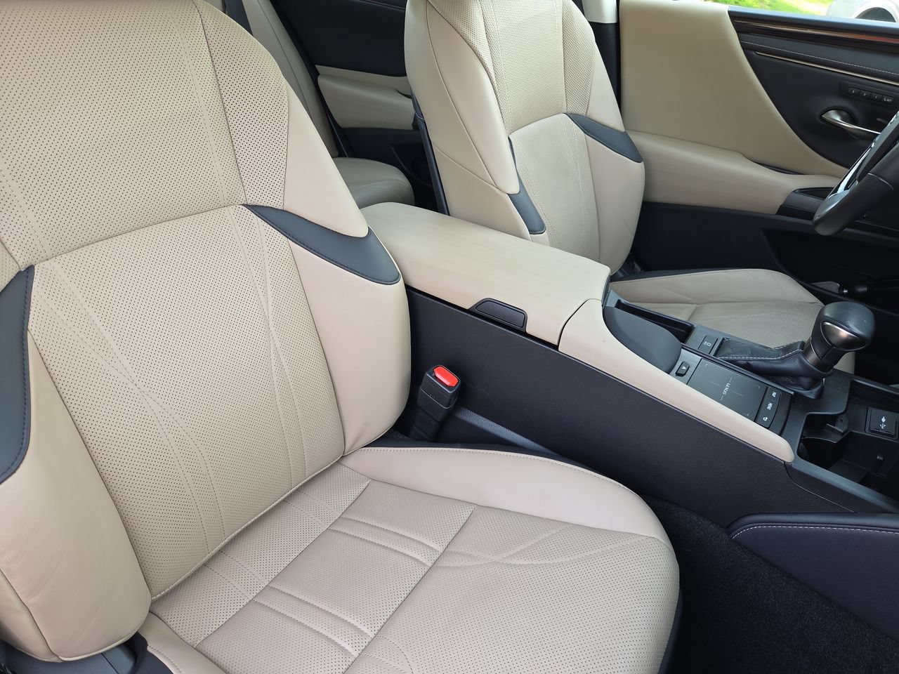 Used 2020 Lexus ES 350 w/ Accessory Package 2 FWD image 19