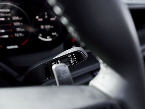 Used 2024 Porsche 911 Carrera GTS w/ Premium Package image 47