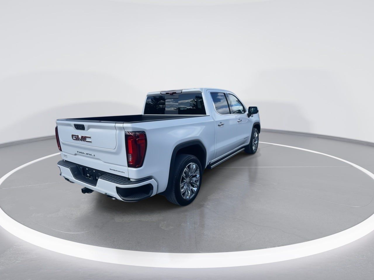 Used 2023 GMC Sierra 1500 Denali w/ Denali Reserve Package AWD/4WD image 18