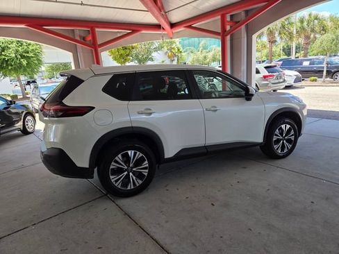 Used 2023 Nissan Rogue SV FWD image 11