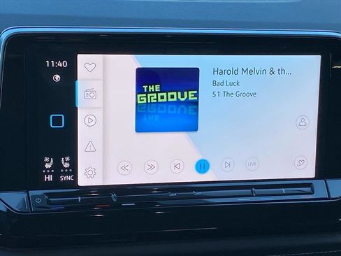 Certified 2025 Volkswagen Atlas Cross Sport SEL image 8