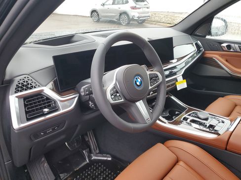 New 2026 BMW X5 xDrive50e w/ M Sport Package image 10