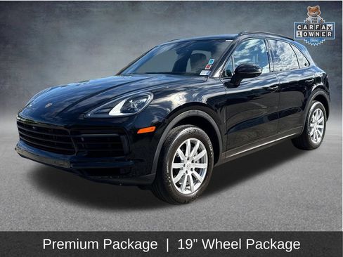 Used 2023 Porsche Cayenne w/ Premium Package AWD/4WD image 3