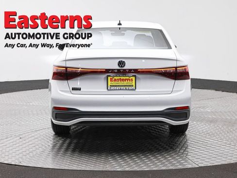 Used 2025 Volkswagen Jetta Sport FWD image 6