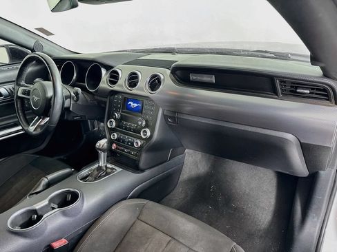 Used 2022 Ford Mustang GT w/ Black Accent Package RWD image 27