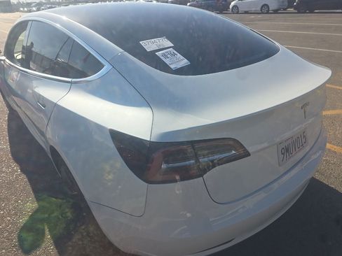 Used 2019 Tesla Model 3 Standard Range Plus RWD image 4
