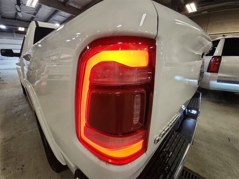 Used 2020 RAM 1500 Laramie image 30