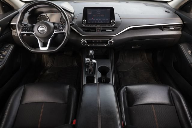 Used 2020 Nissan Altima 2.5 SR FWD image 2
