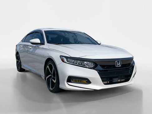 Used 2019 Honda Accord Sport image 2