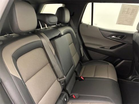 Used 2025 Chevrolet Equinox LT w/ Convenience Package II image 16