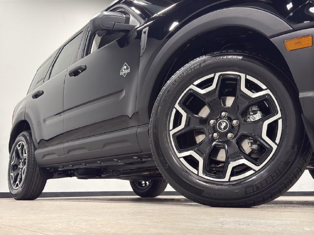 Used 2026 Ford Bronco Sport Outer Banks w/ Outer Banks Tech Package+ AWD/4WD image 2