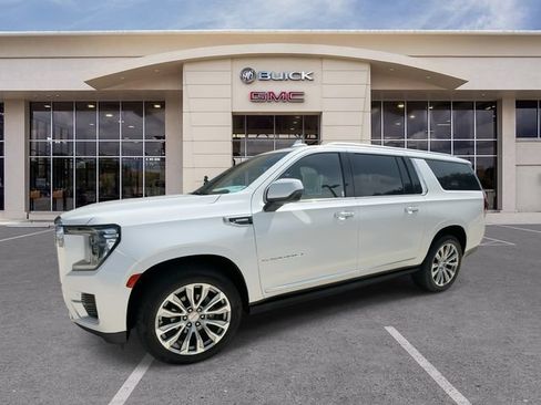 Used 2022 GMC Yukon XL Denali w/ Denali Premium Package AWD/4WD image 7
