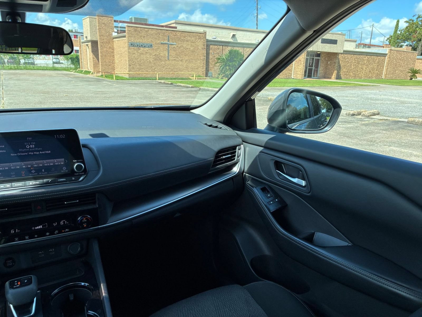 Used 2025 Nissan Rogue SV FWD image 36