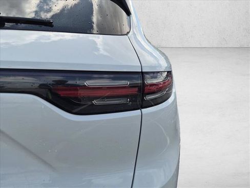 Used 2019 Porsche Cayenne AWD/4WD image 13