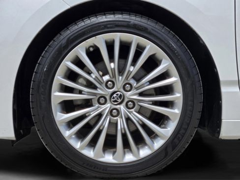 Used 2019 Toyota Avalon Limited w/ Advanced Safety Package FWD image 34