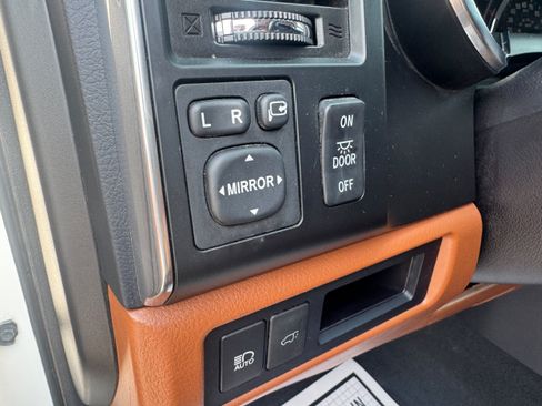 Used 2019 Toyota Sequoia Platinum AWD/4WD image 16