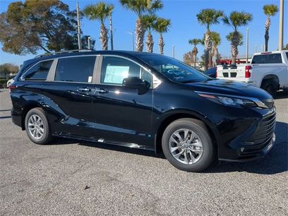 New 2026 Toyota Sienna XLE