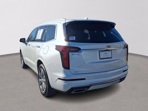 Certified 2024 Cadillac XT6 Premium Luxury image 4