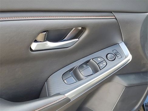 New 2025 Nissan Sentra SR w/ Midnight Edition image 24