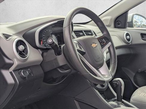 Used 2020 Chevrolet Sonic LT image 2