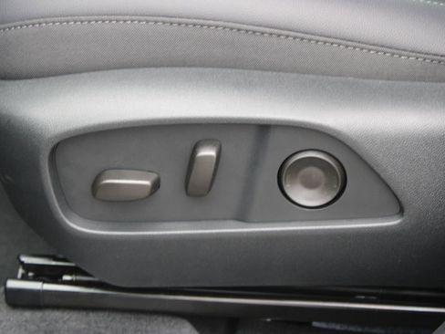New 2026 Chevrolet Equinox LT FWD image 21