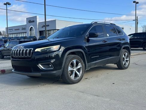 Used 2019 Jeep Cherokee Limited image 2