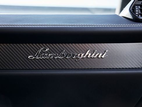 Used 2023 Lamborghini Huracan Tecnica image 45