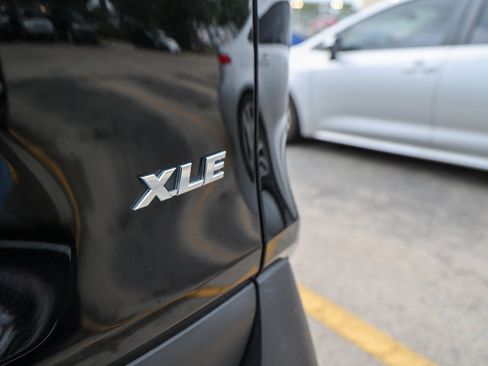 Used 2023 Toyota RAV4 XLE Premium FWD image 12