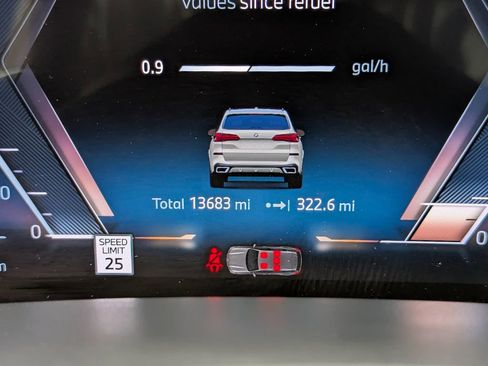 Certified 2025 BMW X5 xDrive40i w/ M Sport Package image 33