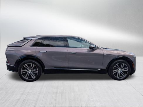 Used 2024 Cadillac Lyriq Luxury AWD/4WD image 6