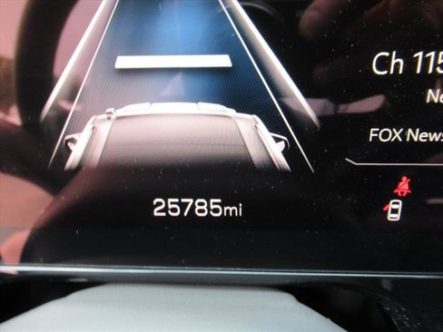 Used 2025 GMC Yukon Denali image 25