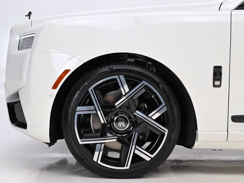 New 2027 Rolls-Royce Cullinan Black Badge AWD/4WD image 5