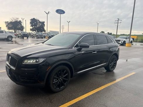 Used 2020 Lincoln Nautilus Reserve AWD/4WD image 2