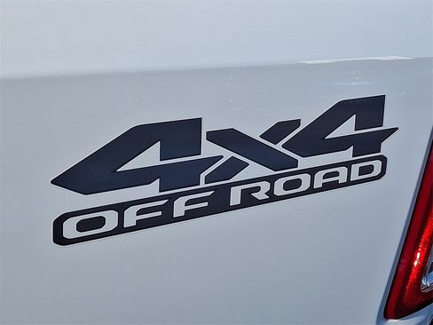 Used 2022 RAM 2500 Tradesman w/ Chrome Appearance Group image 32